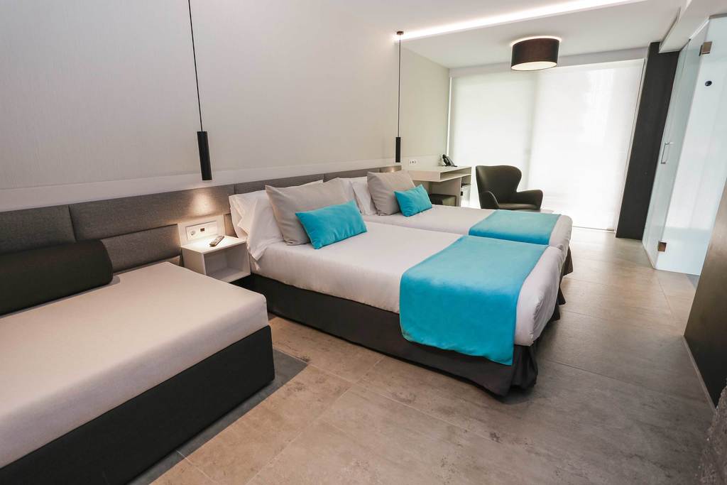 Habitación Urban con Balcón vista calle